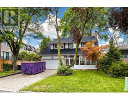32 WYCLIFFE CRESCENT, Toronto, Ontario