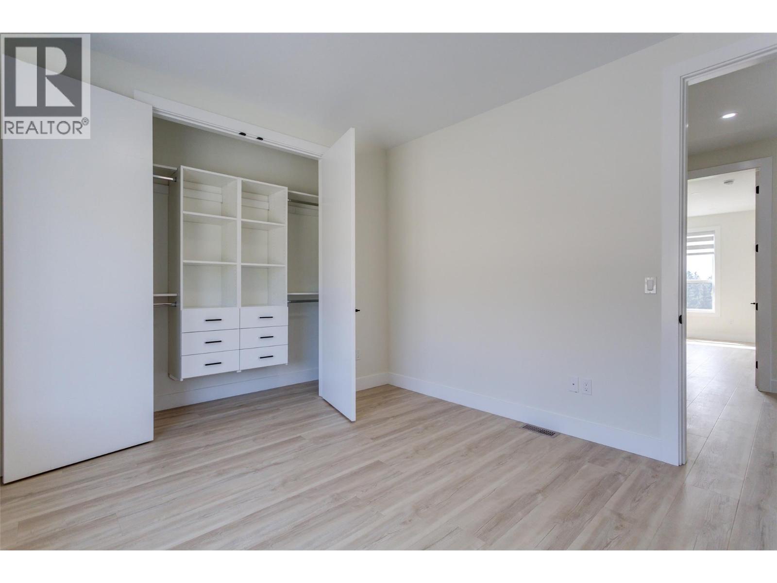 1136 Hume Avenue, Kelowna, British Columbia  V1P 1S3 - Photo 34 - 10399206