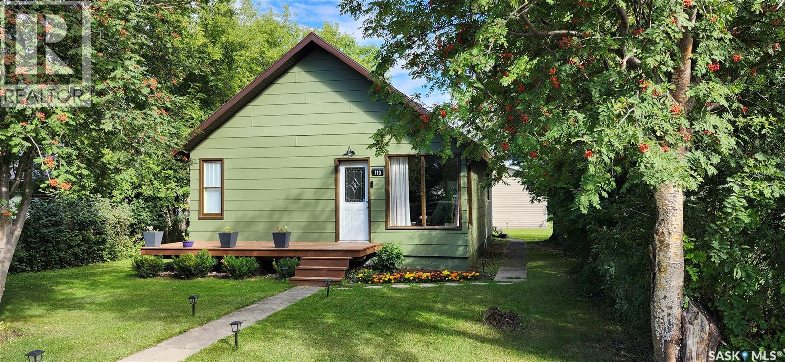 110 3rd Street S, Wakaw, Saskatchewan  S0K 4P0 - Photo 2 - SK047626