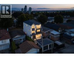 2 4331 UNION STREET, Burnaby, British Columbia