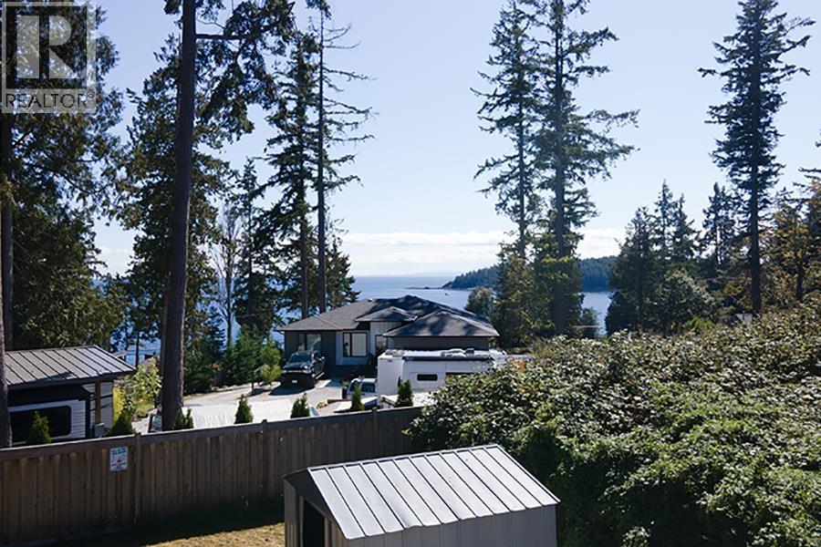 6173 BLIGH ROAD, Sechelt, British Columbia