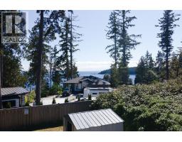 6173 BLIGH ROAD, Sechelt, British Columbia
