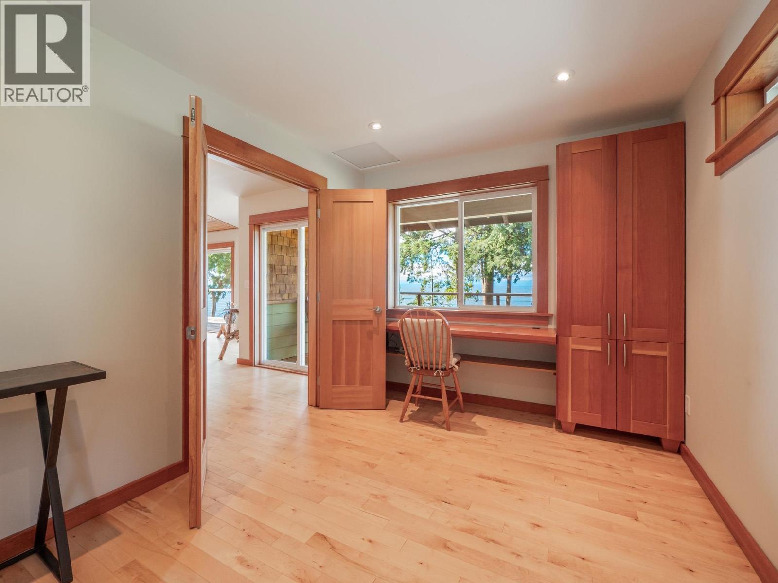 1321 Gower Point Road, Gibsons, British Columbia  V0N 1V3 - Photo 15 - R3161775
