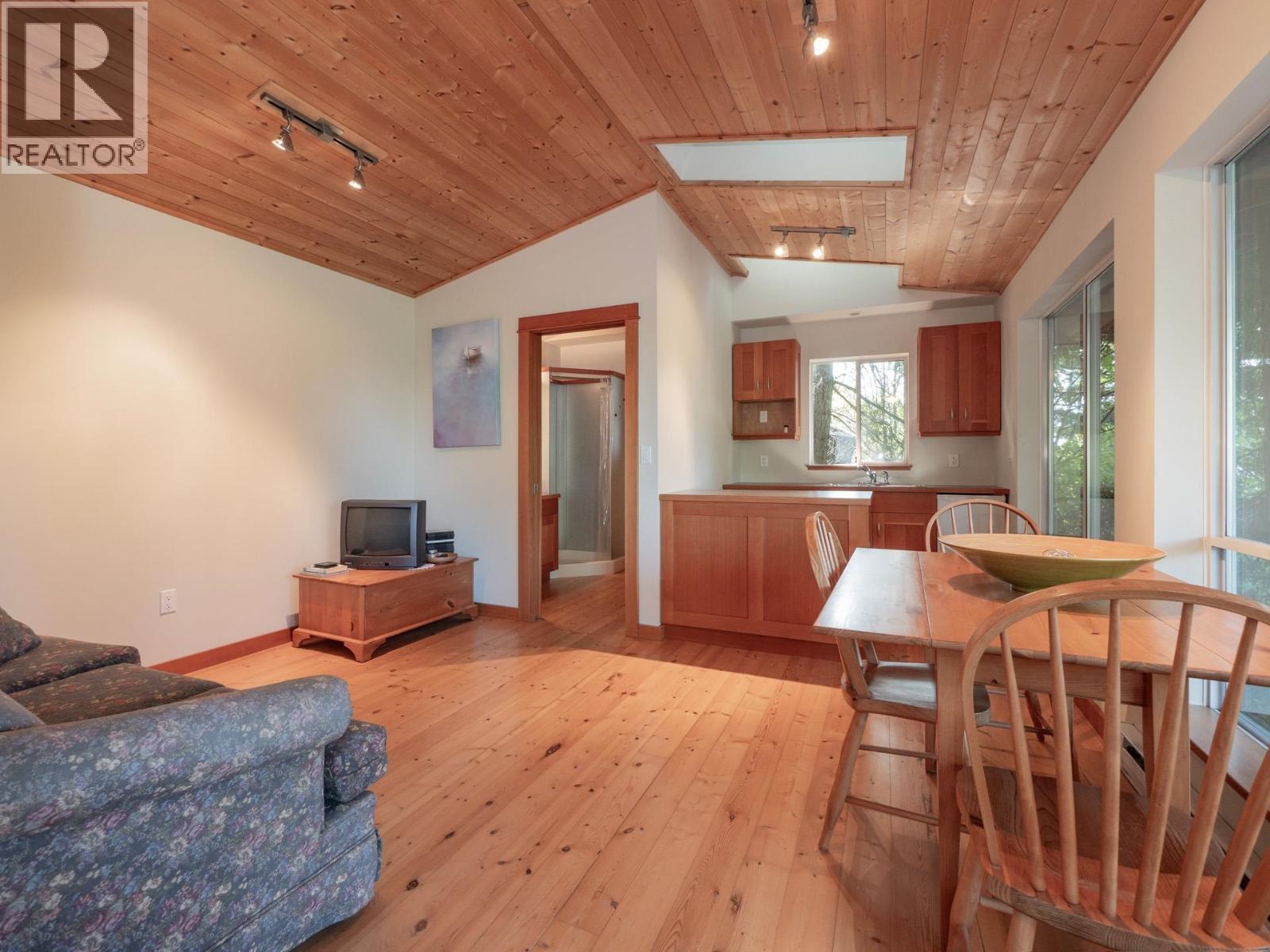 1321 Gower Point Road, Gibsons, British Columbia  V0N 1V3 - Photo 25 - R3161775