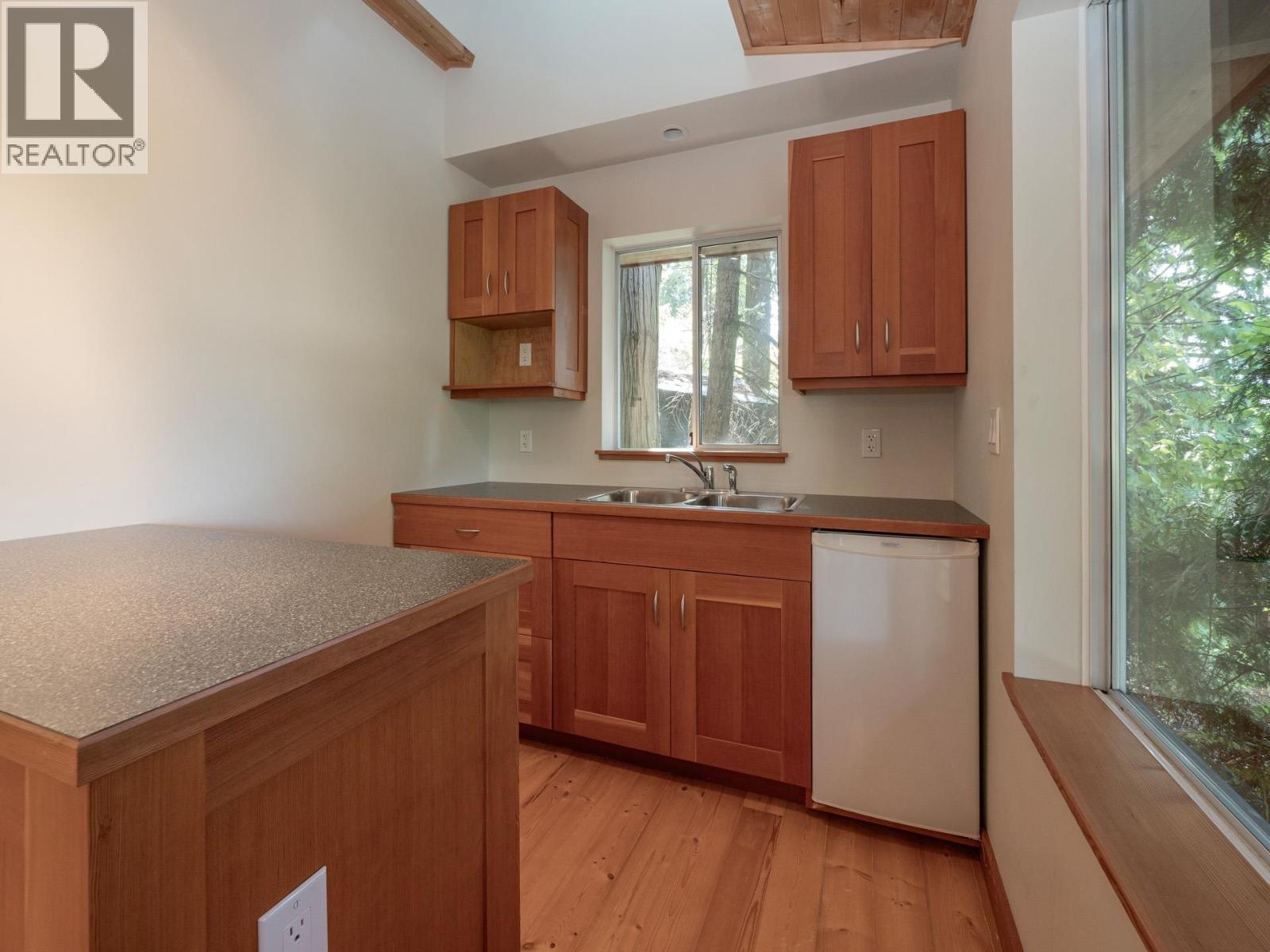 1321 Gower Point Road, Gibsons, British Columbia  V0N 1V3 - Photo 26 - R3161775