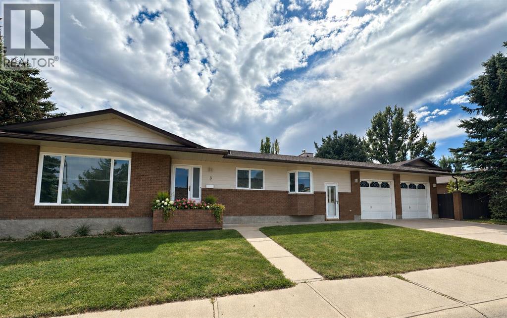 3 Kings Crescent S, Lethbridge, Alberta