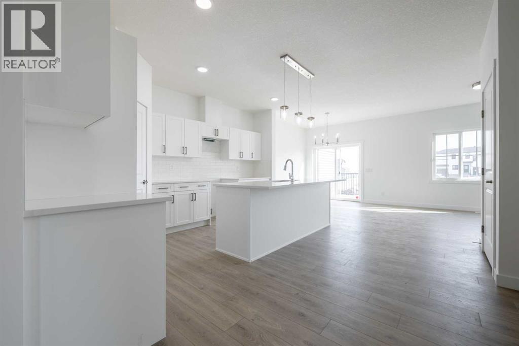 304 Edgefield Close, Strathmore, Alberta  T1P 2H9 - Photo 5 - A2296293