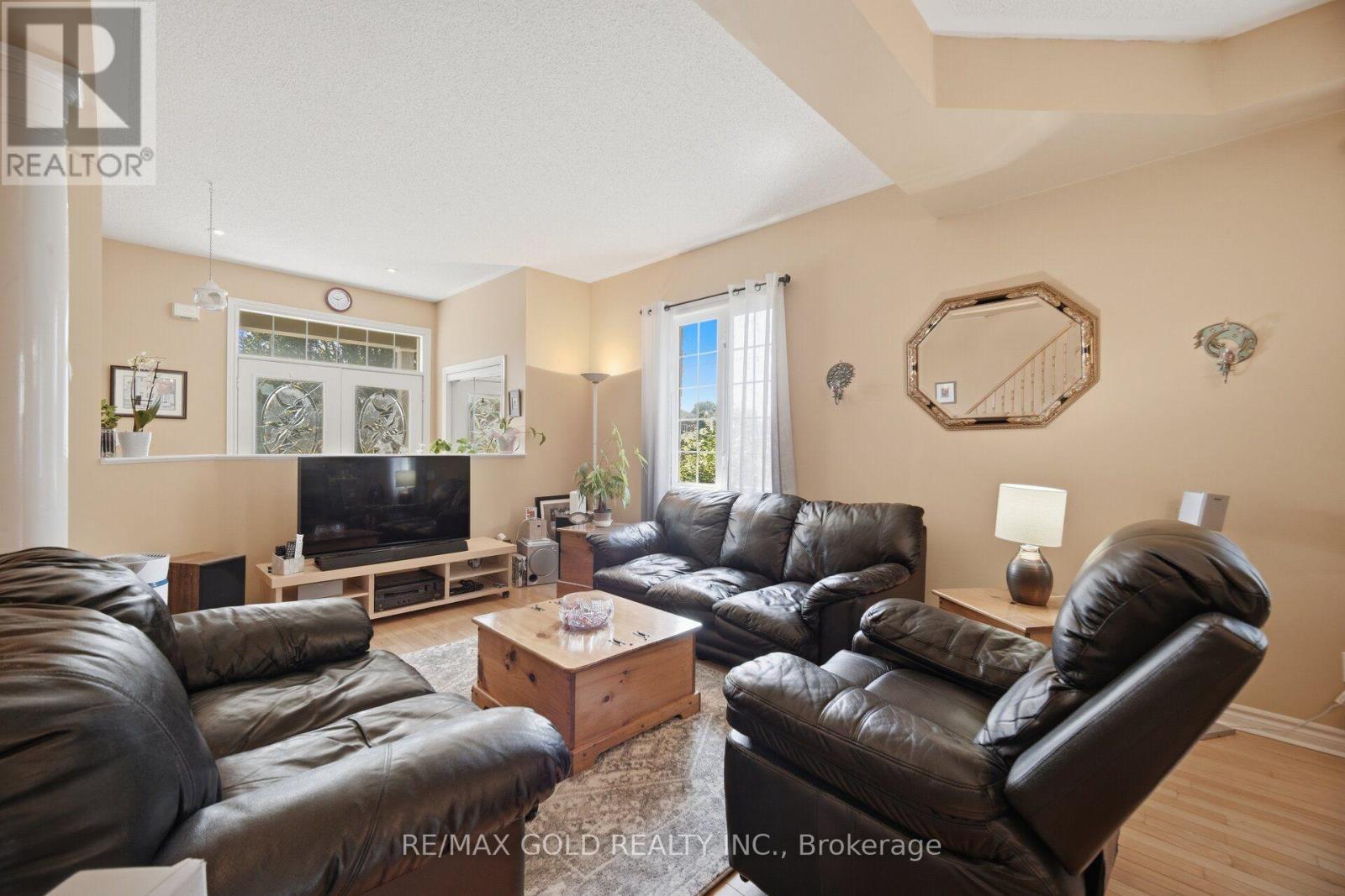 2 Sprucewood Crescent, Clarington, Ontario  L1C 5C6 - Photo 9 - E13747712