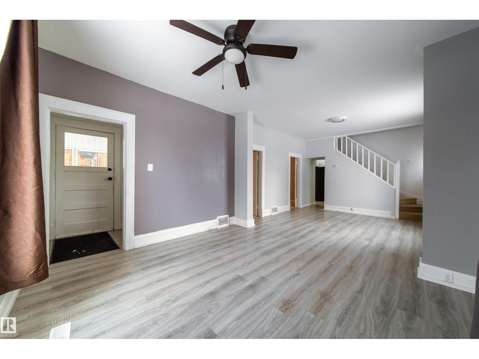 10803 93 St NW, Edmonton, Alberta  T5H 1Y7 - Photo 4 - E4507226