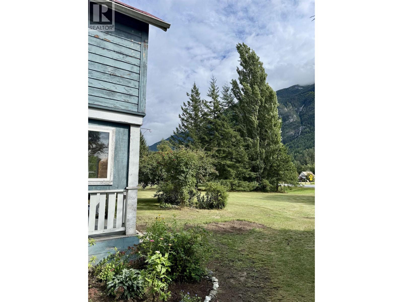 1966 Mackenzie 20 Highway, Hagensborg, British Columbia  V0T 1H0 - Photo 8 - R3161727