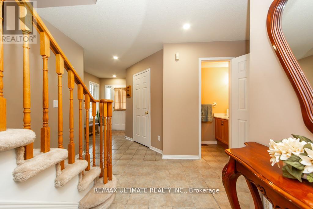 5 Twiss Drive, Barrie, Ontario  L4N 8P3 - Photo 4 - S13747780