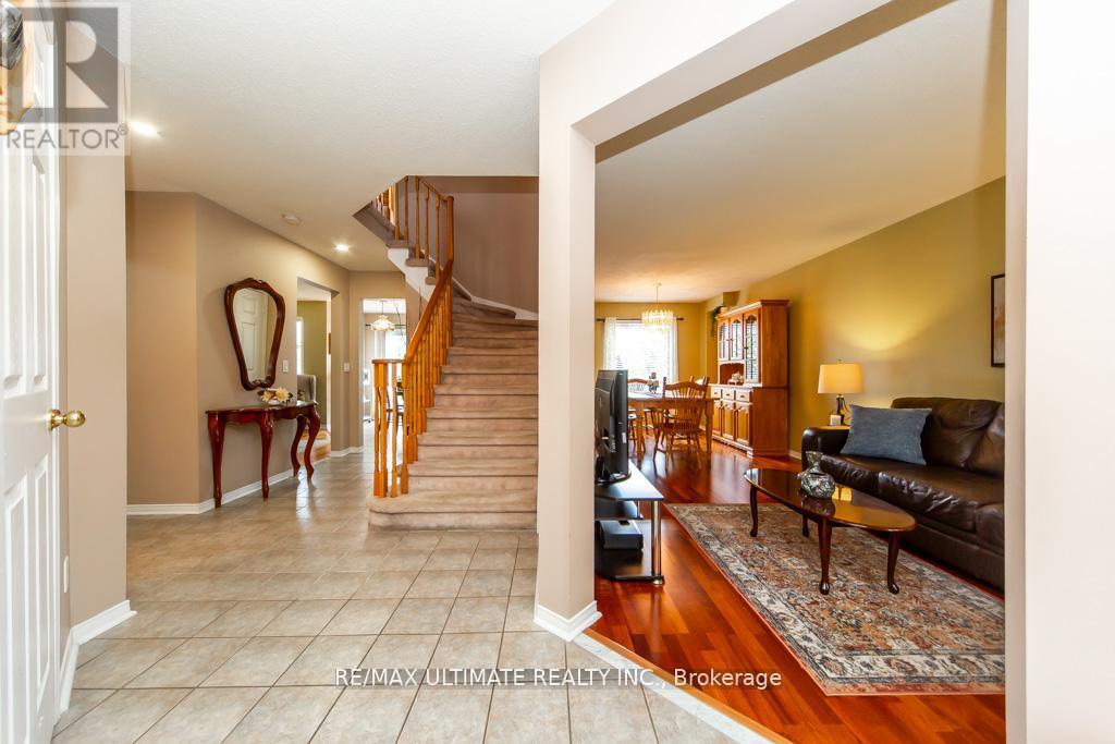 5 Twiss Drive, Barrie, Ontario  L4N 8P3 - Photo 7 - S13747780