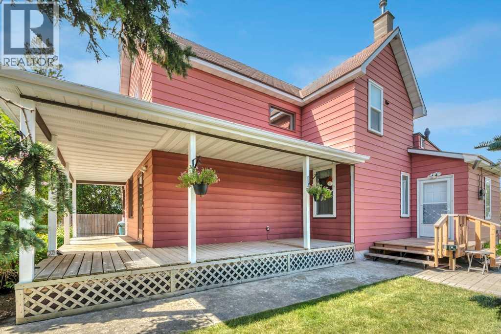 228 5 Avenue, Strathmore, Alberta  T1P 1B7 - Photo 2 - A2341514