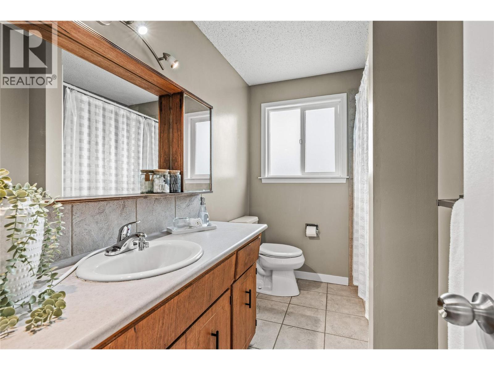 5861 Rimer Road, Vernon, British Columbia  V1B 3L3 - Photo 7 - 10396780