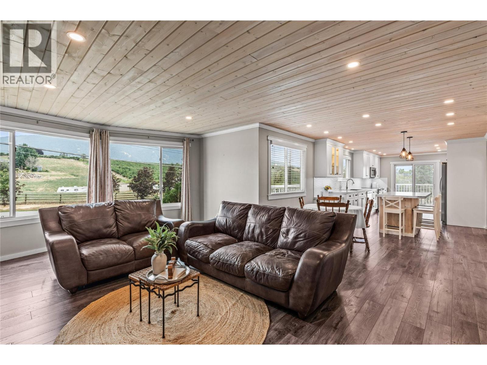 5861 Rimer Road, Vernon, British Columbia  V1B 3L3 - Photo 5 - 10396780