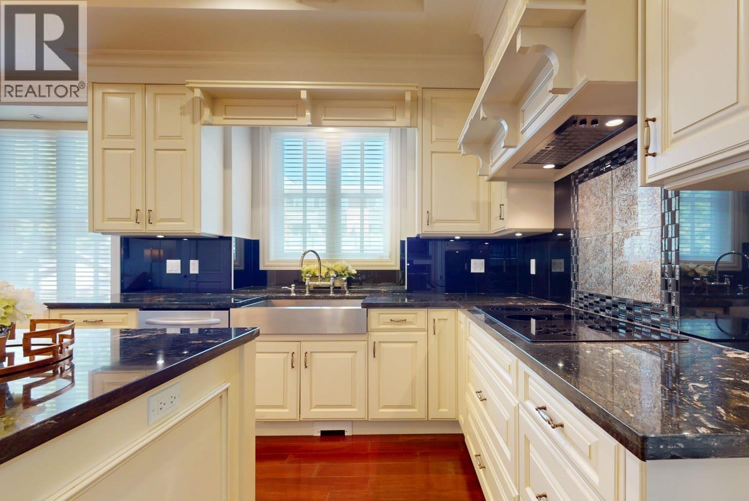3749 W 11th Avenue, Vancouver, British Columbia  V6R 2K7 - Photo 9 - R3161600