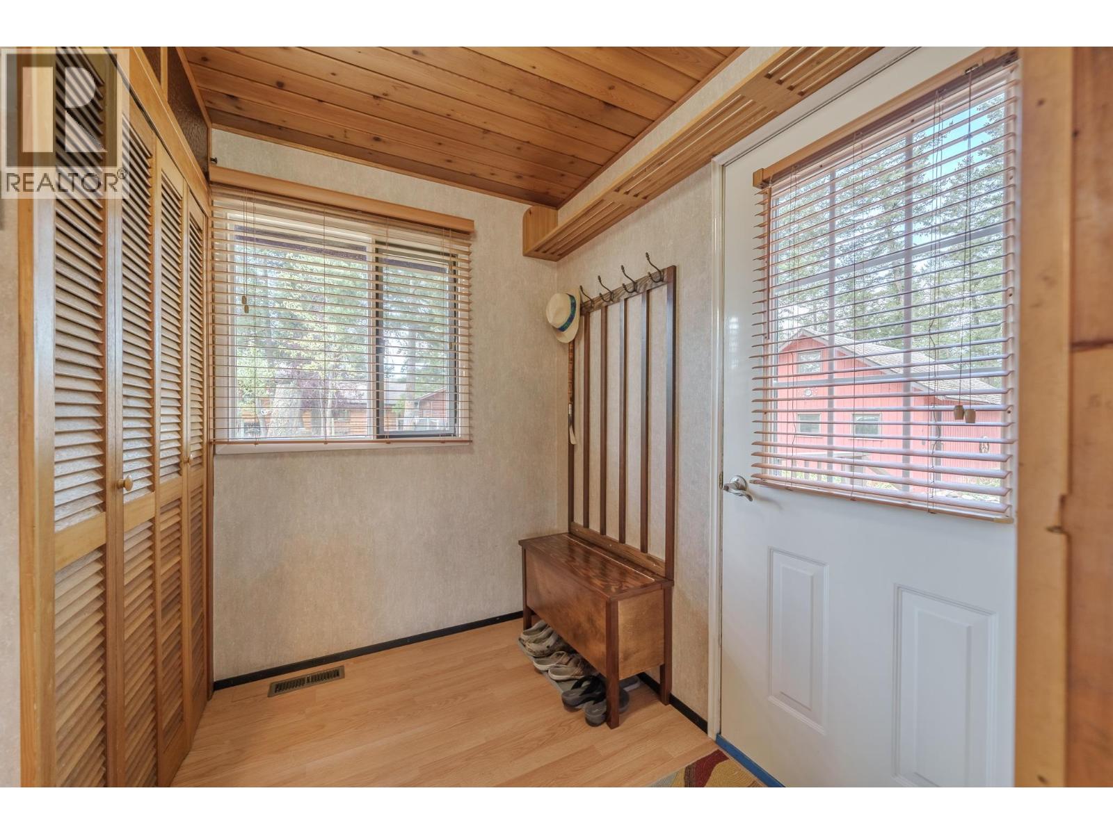 5355 Annaham Crescent, 108 Mile Ranch, British Columbia  V0K 2Z0 - Photo 16 - R3161818