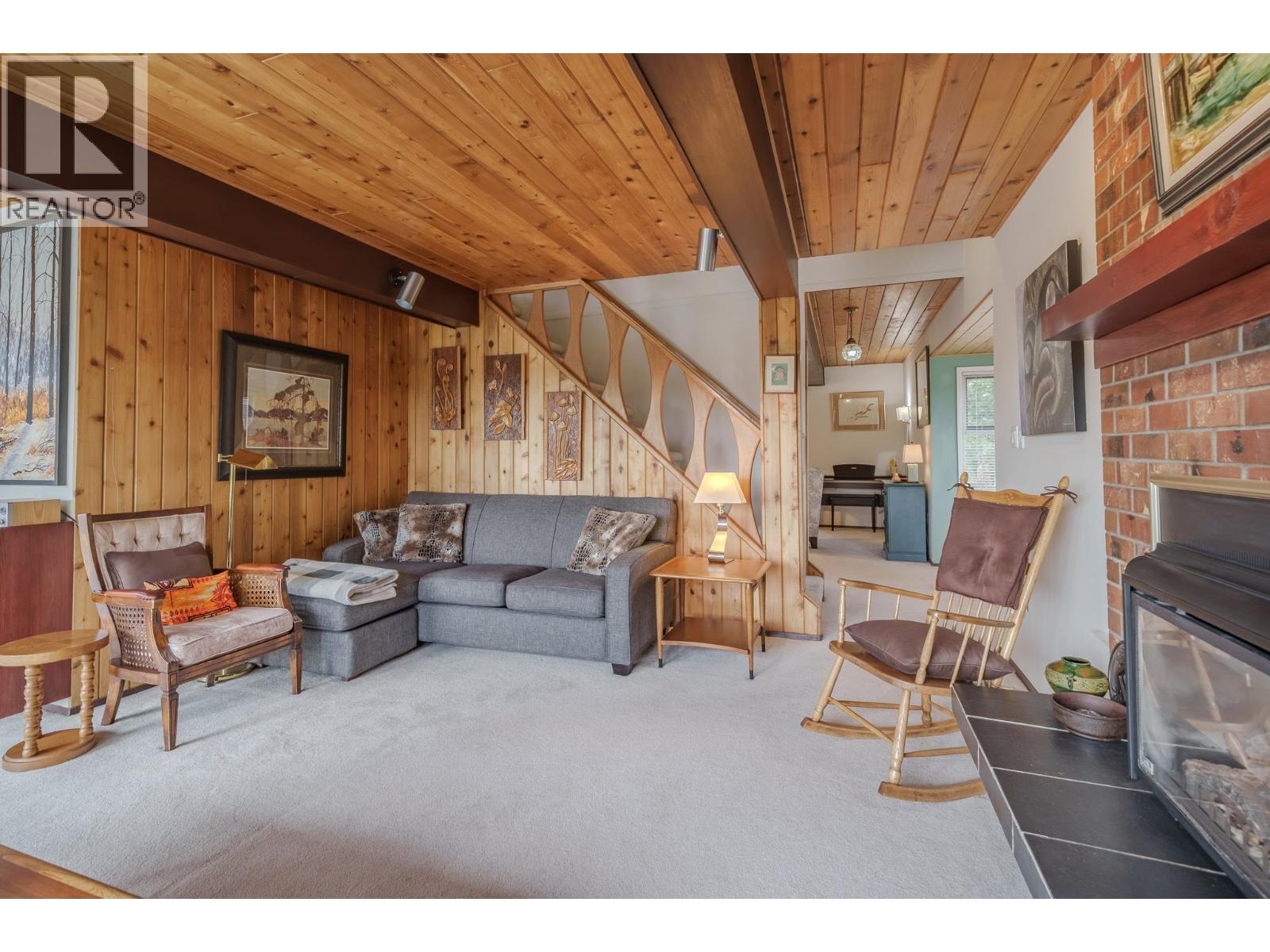 5355 Annaham Crescent, 108 Mile Ranch, British Columbia  V0K 2Z0 - Photo 7 - R3161818