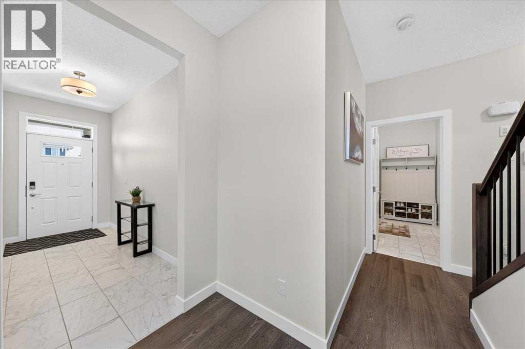 135 Bayview Circle SW, Airdrie, Alberta T4B 4H5 - Photo 2 - A2341742