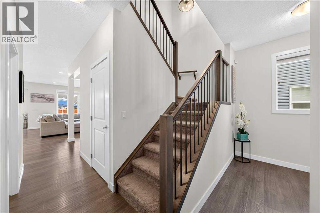 135 Bayview Circle SW, Airdrie, Alberta T4B 4H5 - Photo 3 - A2341742