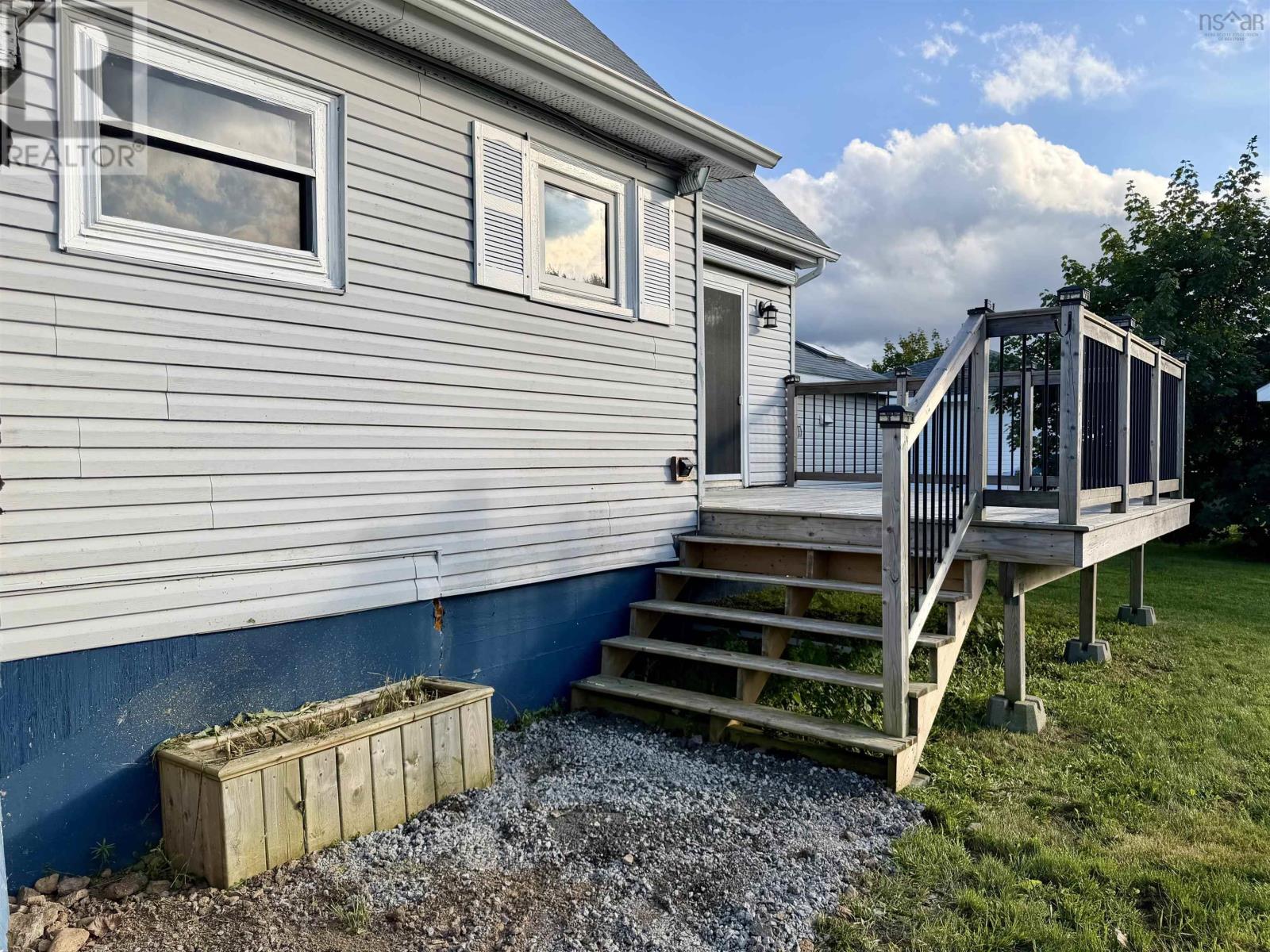 16 Rosewood Avenue, Glace Bay, Nova Scotia  B1A 2Y3 - Photo 30 - 202622500
