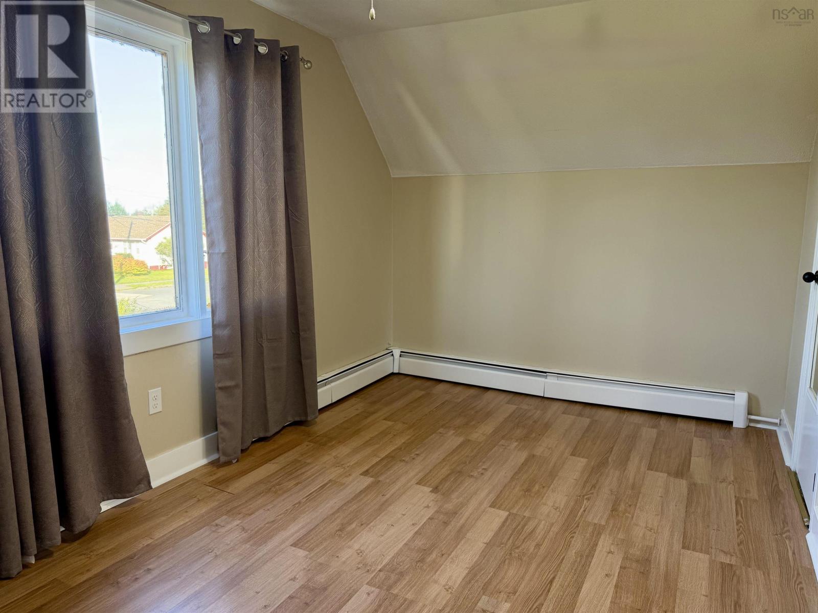 16 Rosewood Avenue, Glace Bay, Nova Scotia  B1A 2Y3 - Photo 22 - 202622500