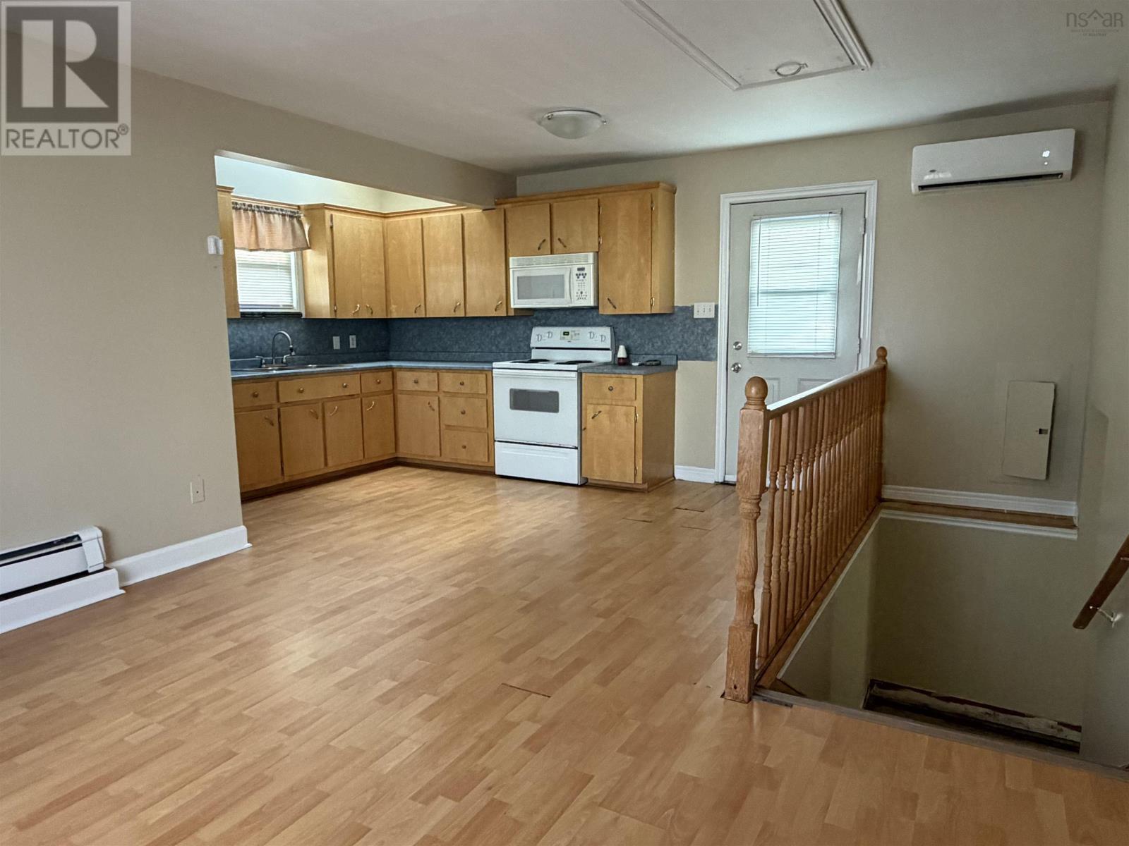 16 Rosewood Avenue, Glace Bay, Nova Scotia  B1A 2Y3 - Photo 38 - 202622500