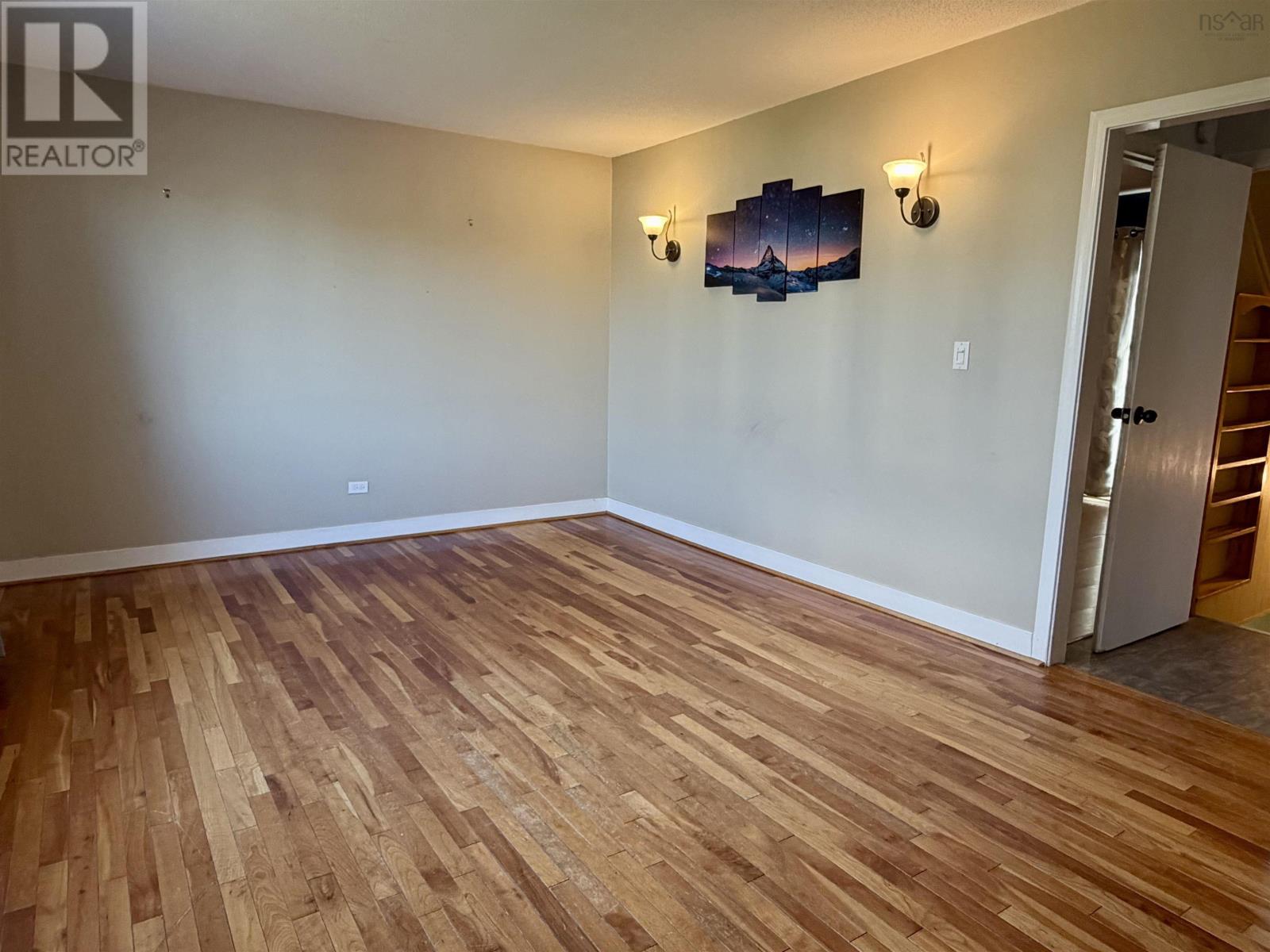 16 Rosewood Avenue, Glace Bay, Nova Scotia  B1A 2Y3 - Photo 6 - 202622500