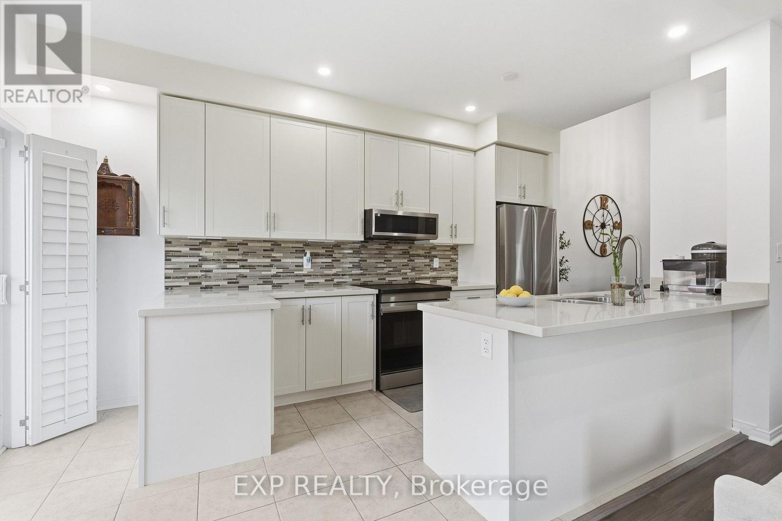 24 Hickman Road, Ajax (South East), Ontario  L1S 0C8 - Photo 13 - E13747804