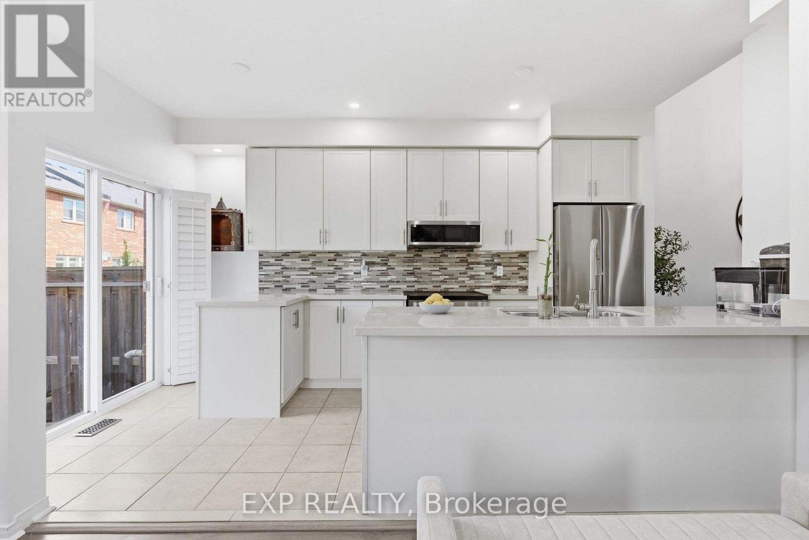 24 Hickman Road, Ajax (South East), Ontario  L1S 0C8 - Photo 14 - E13747804
