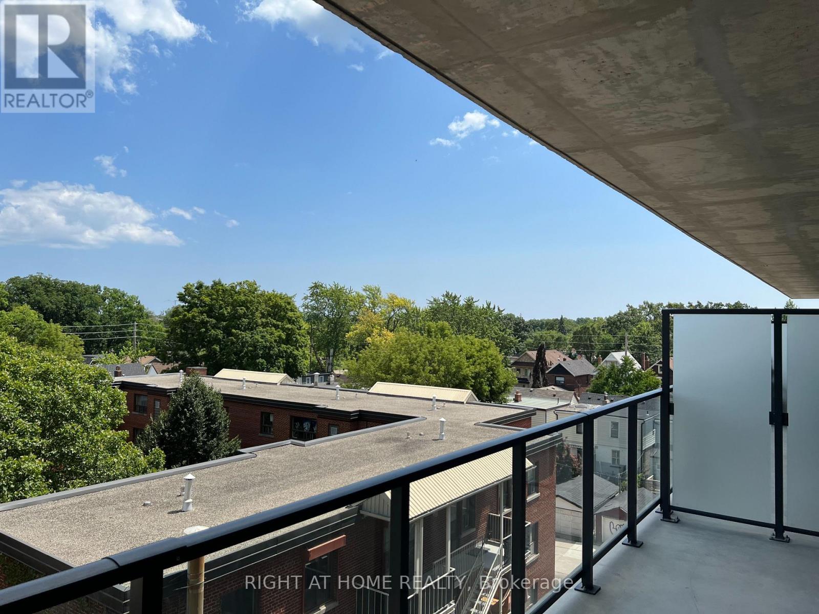 510 - 2369 Danforth Avenue, Toronto (East End-Danforth), Ontario  M4C 0B1 - Photo 12 - E13747828
