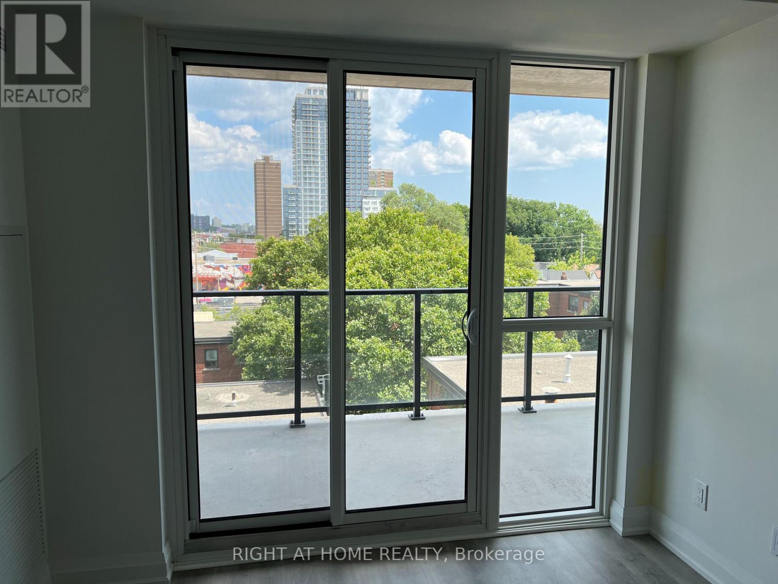 510 - 2369 Danforth Avenue, Toronto (East End-Danforth), Ontario  M4C 0B1 - Photo 9 - E13747828