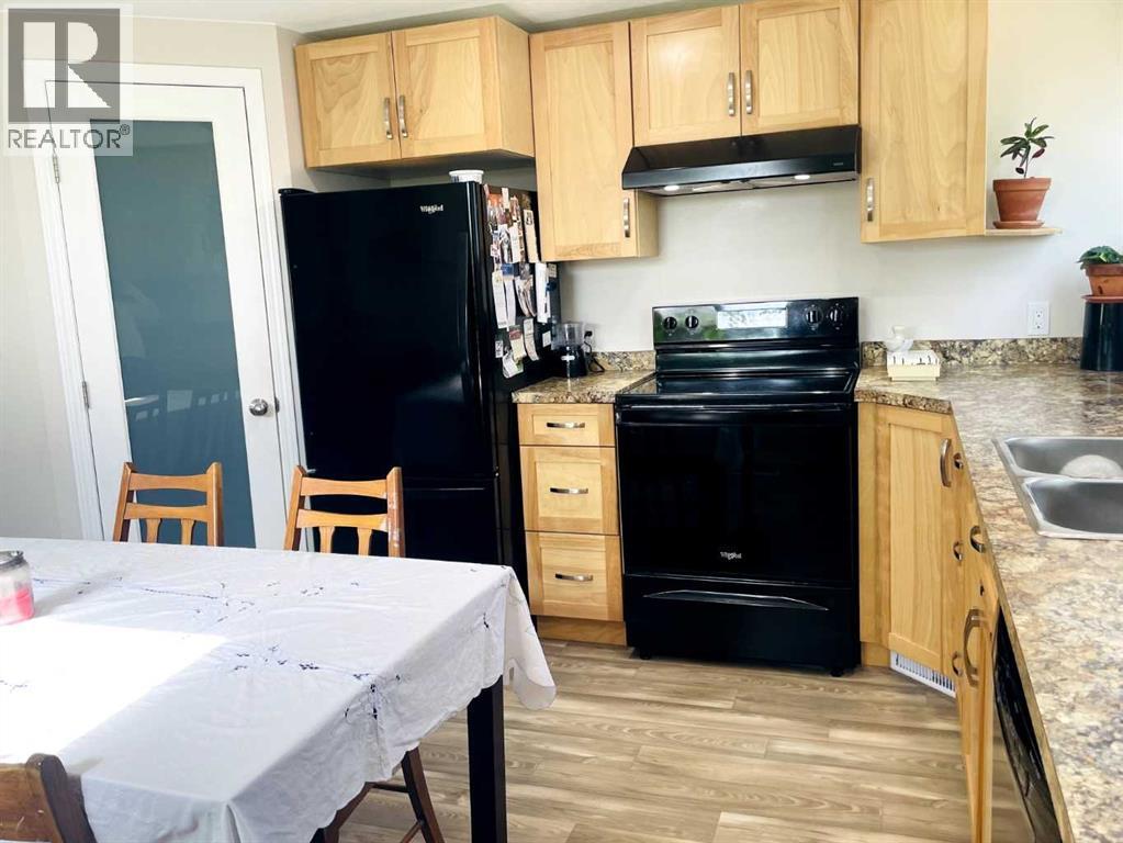10106 99 Street, High Level, Alberta  T0H 1Z0 - Photo 6 - A2342859