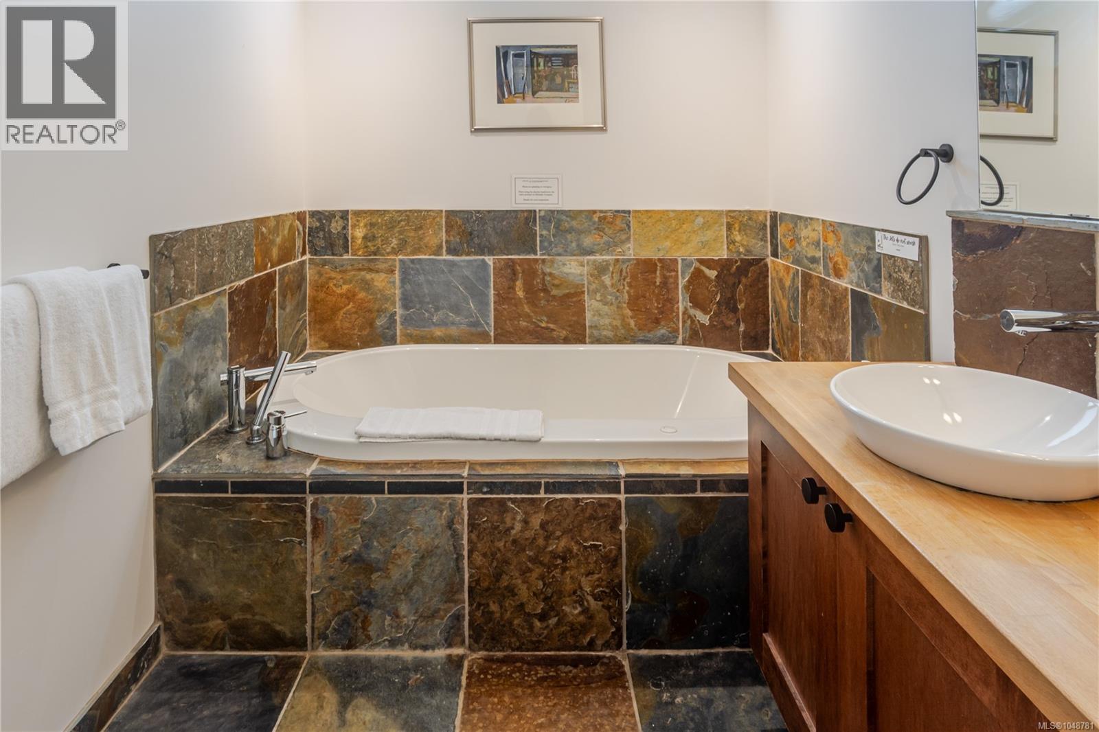 106 545 Marine Dr, Ucluelet, British Columbia V0R 3A0 - Photo 14 - 1048781