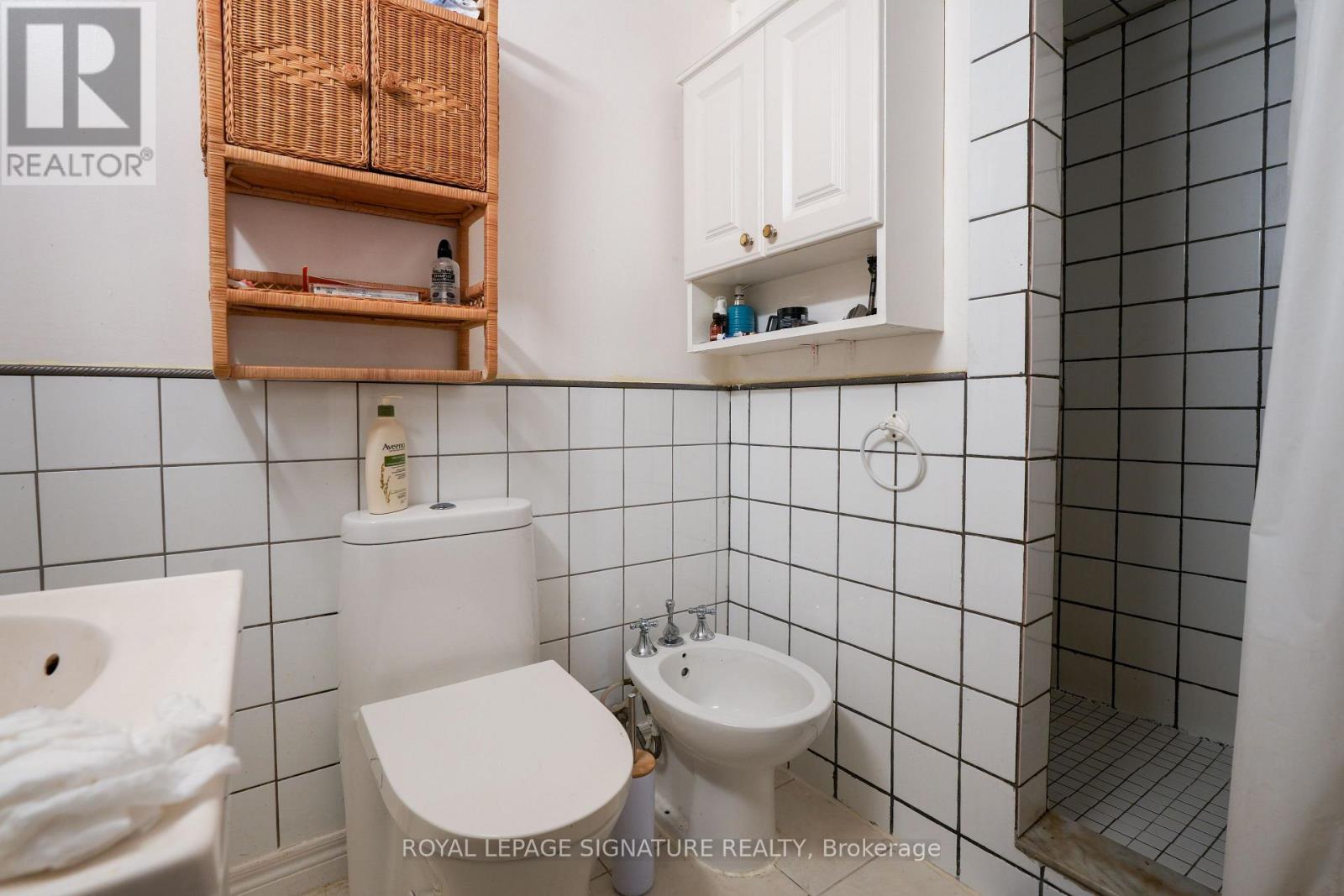 Room #3 - 674 Abana Road, Mississauga, Ontario  L5A 1H4 - Photo 5 - W13747794