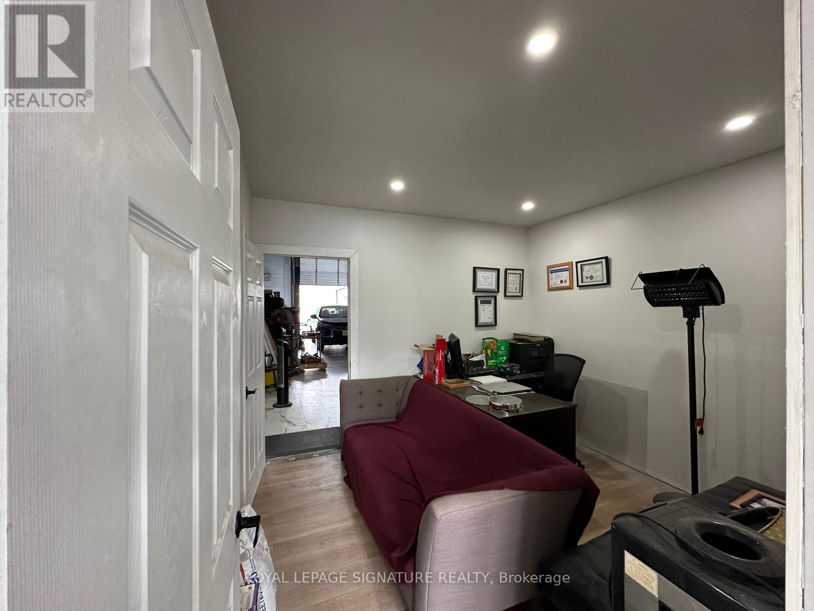 6 - 1290 Finch Avenue W, Toronto, Ontario  M3J 3K2 - Photo 8 - W13747808