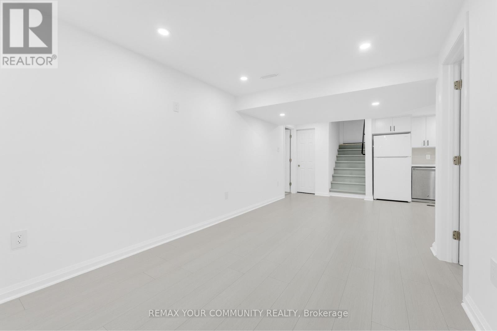 Bsmt - 39 Veerland Drive, Toronto, Ontario  M6L 1R8 - Photo 15 - W13747812
