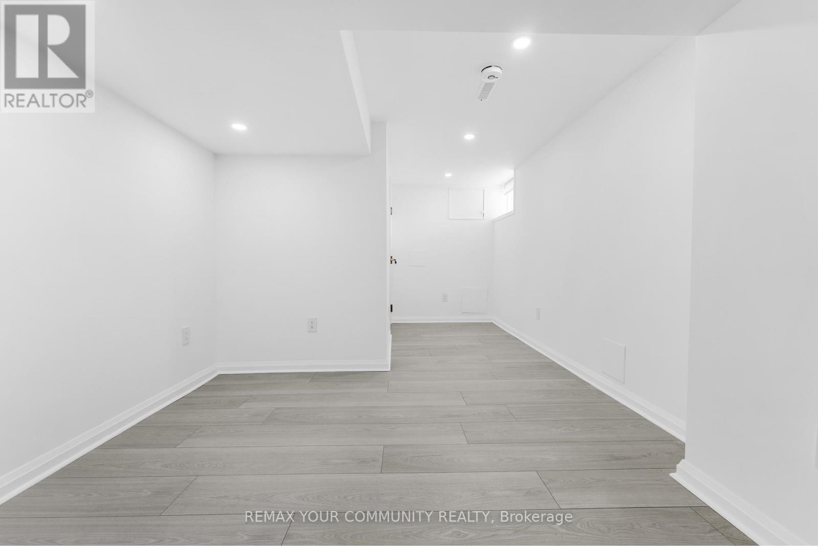 Bsmt - 39 Veerland Drive, Toronto, Ontario  M6L 1R8 - Photo 16 - W13747812