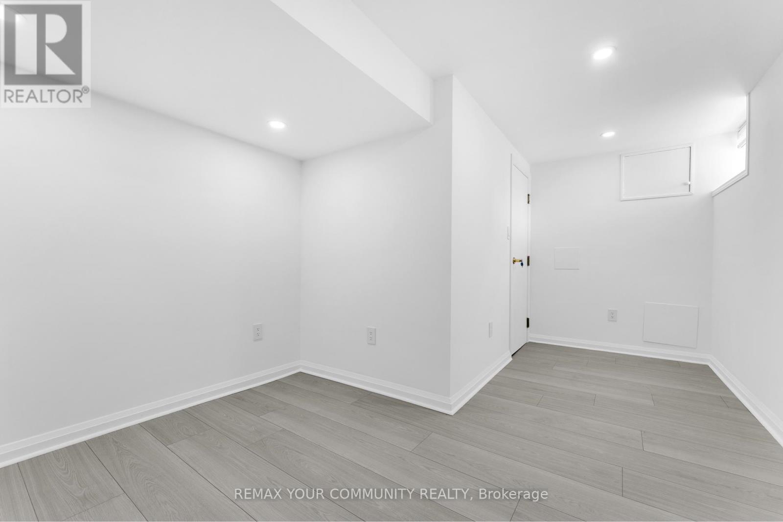 Bsmt - 39 Veerland Drive, Toronto, Ontario  M6L 1R8 - Photo 20 - W13747812