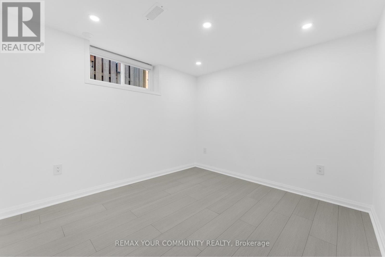 Bsmt - 39 Veerland Drive, Toronto, Ontario  M6L 1R8 - Photo 21 - W13747812