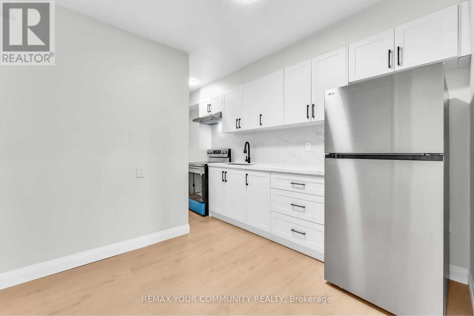 Upper Level - 1822 St Clair Avenue W, Toronto, Ontario  M6N 1J5 - Photo 12 - W13747826