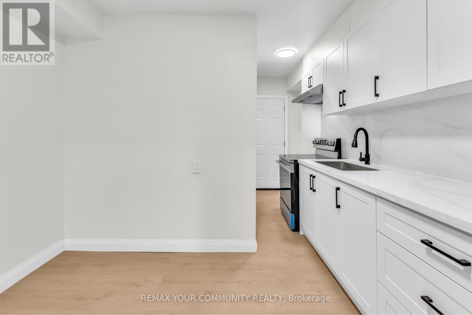Upper Level - 1822 St Clair Avenue W, Toronto, Ontario  M6N 1J5 - Photo 13 - W13747826
