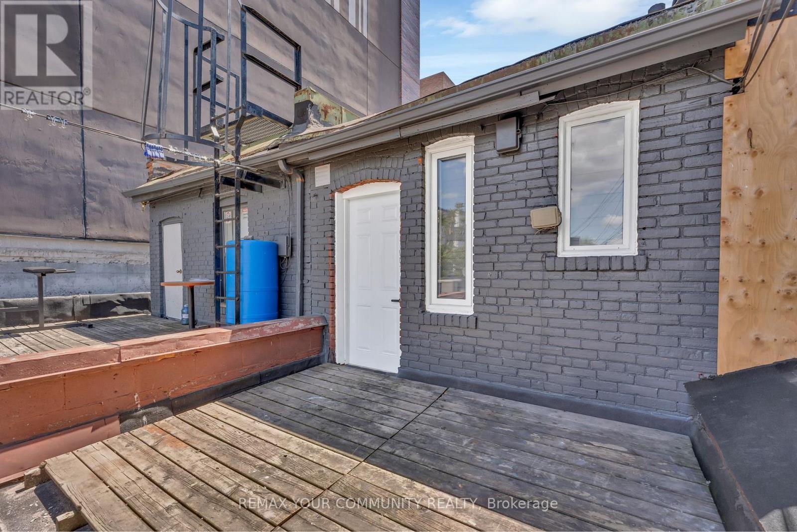 Upper Level - 1822 St Clair Avenue W, Toronto, Ontario  M6N 1J5 - Photo 19 - W13747826