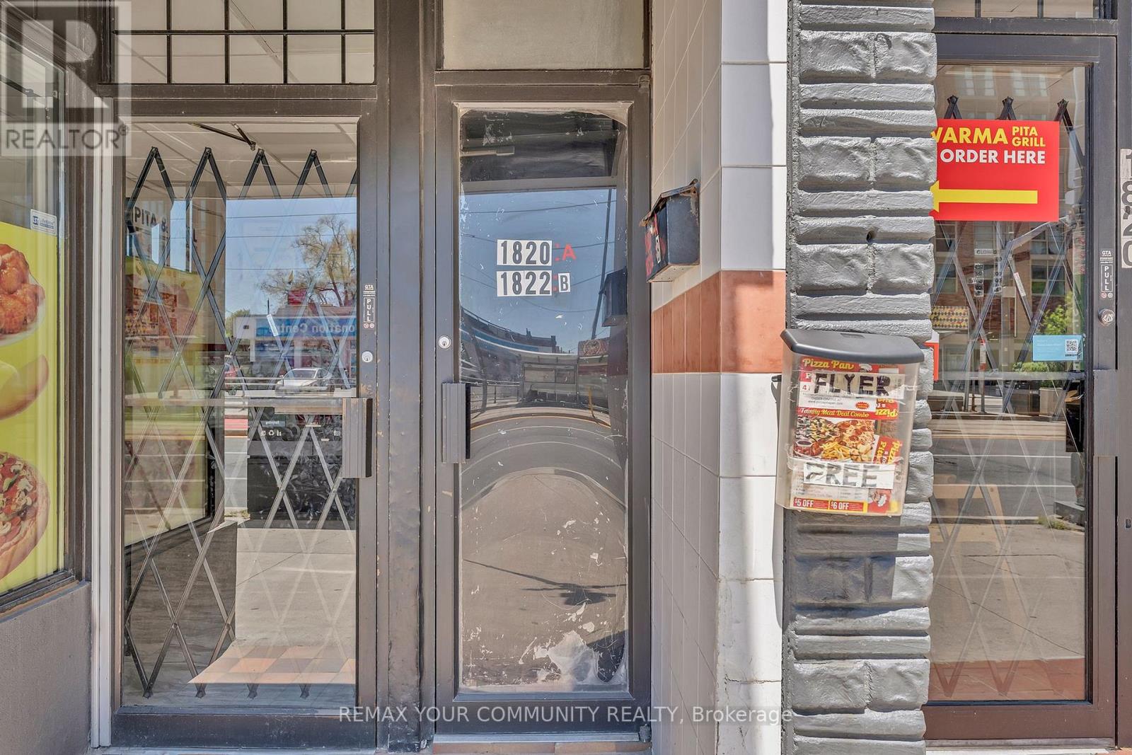 Upper Level - 1822 St Clair Avenue W, Toronto, Ontario  M6N 1J5 - Photo 21 - W13747826