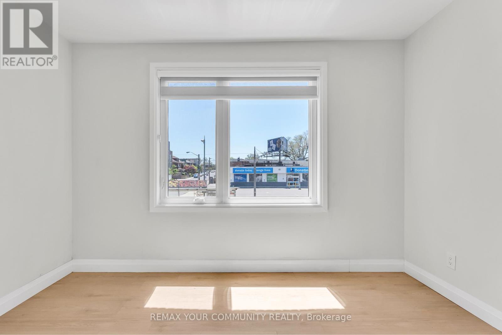 Upper Level - 1822 St Clair Avenue W, Toronto, Ontario  M6N 1J5 - Photo 8 - W13747826
