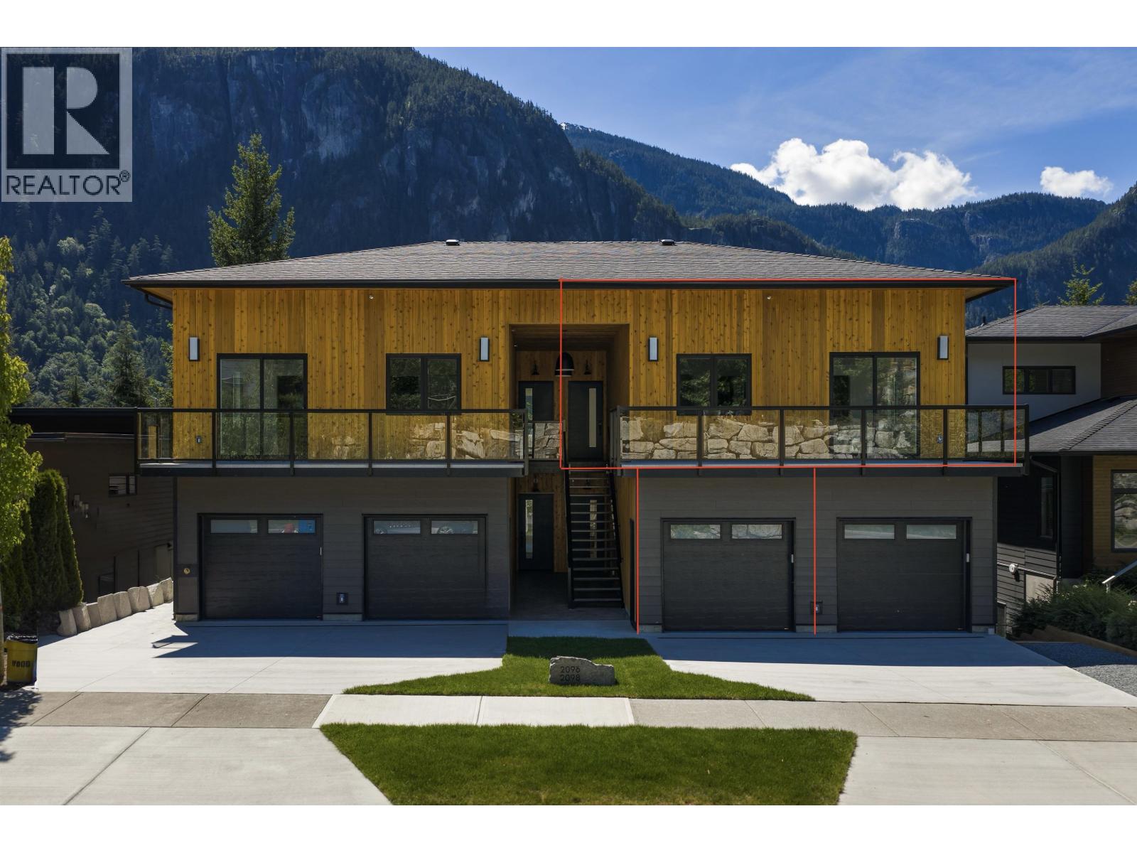 2 2096 CRUMPIT WOODS DRIVE, squamish, British Columbia