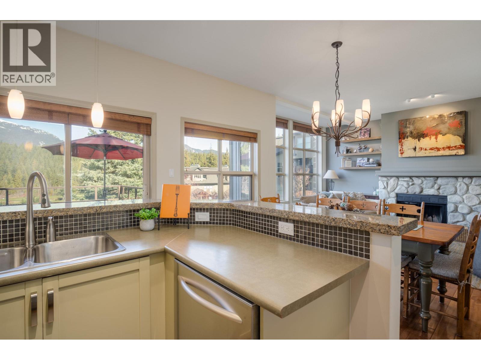 23 4644 Blackcomb Way, Whistler, British Columbia  V8E 0H2 - Photo 10 - R3161812