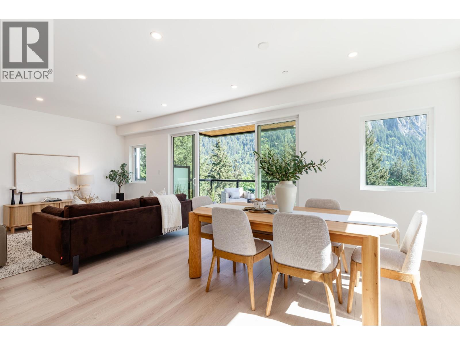 1 2098 Crumpit Woods Drive, Squamish, British Columbia  V8B 0T6 - Photo 10 - R3161817