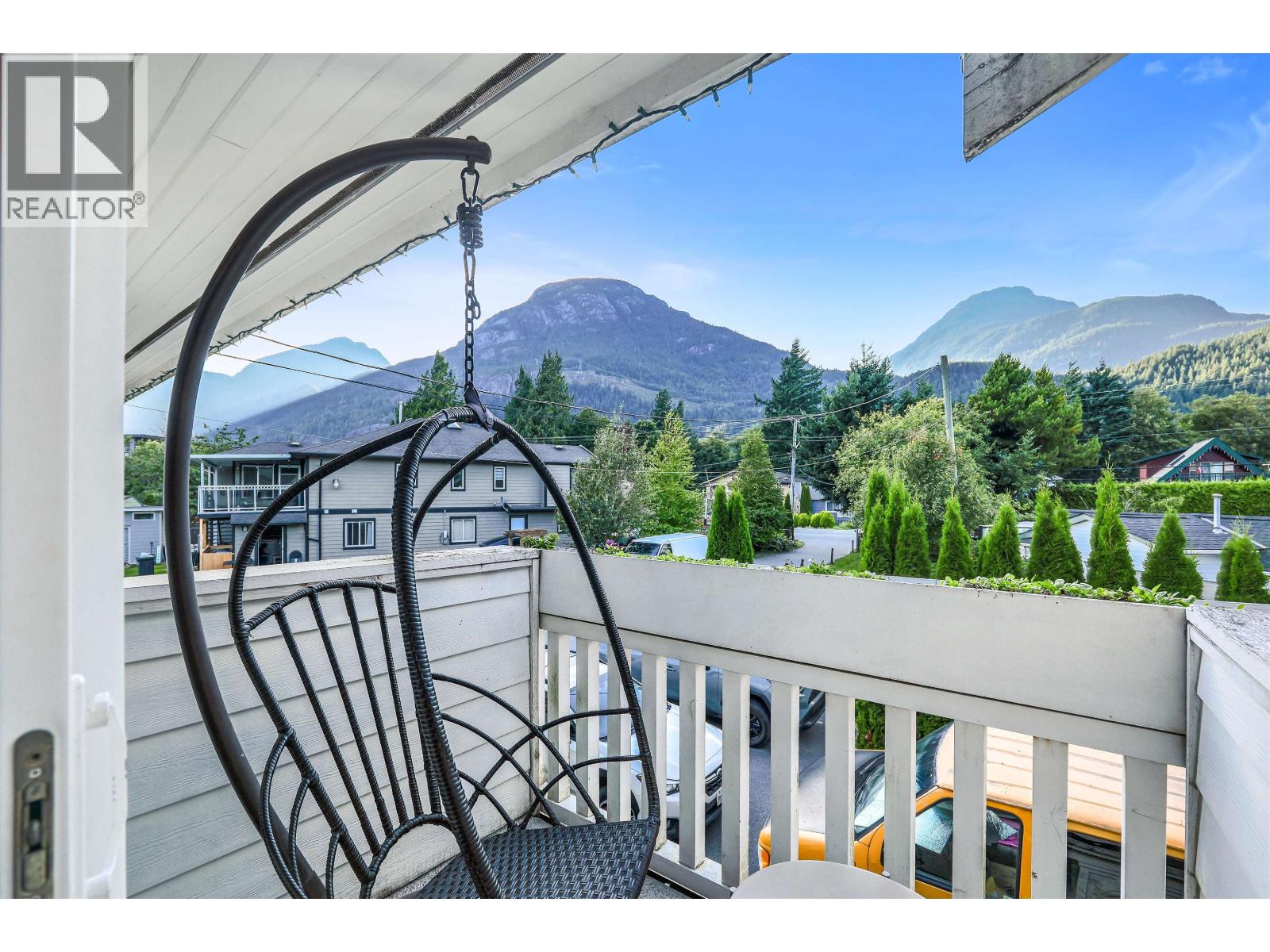 39726 Government Road, Squamish, British Columbia  V8B 0G3 - Photo 2 - R3156315
