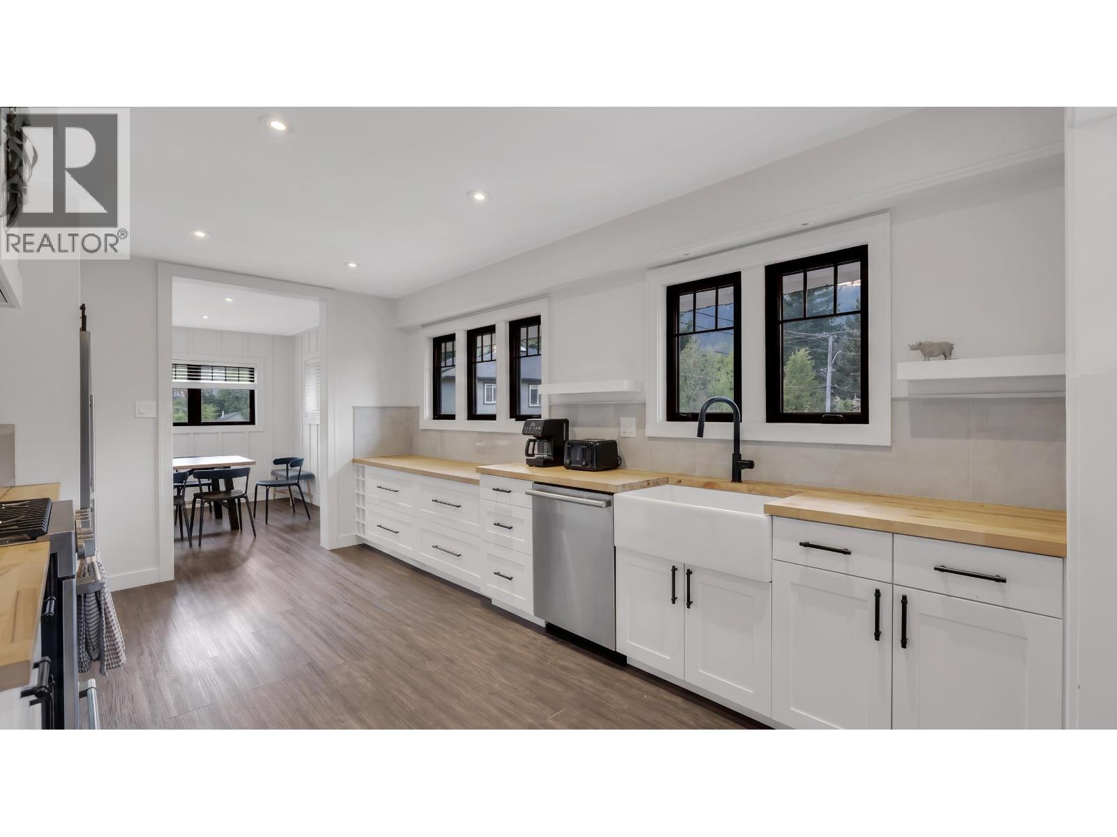 39726 Government Road, Squamish, British Columbia  V8B 0G3 - Photo 15 - R3156315